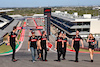 GP STATI UNITI, Zhou Guanyu (CHN) Alfa Romeo F1 Team walks the circuit with the team.
19.10.2023. Formula 1 World Championship, Rd 19, United States Grand Prix, Austin, Texas, USA, Preparation Day.
- www.xpbimages.com, EMail: requests@xpbimages.com © Copyright: Batchelor / XPB Images