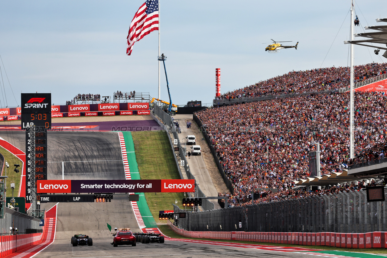 GP STATI UNITI, The partenza of Sprint.

21.10.2023. Formula 1 World Championship, Rd 19, United States Grand Prix, Austin, Texas, USA, Sprint Day.

- www.xpbimages.com, EMail: requests@xpbimages.com © Copyright: Batchelor / XPB Images