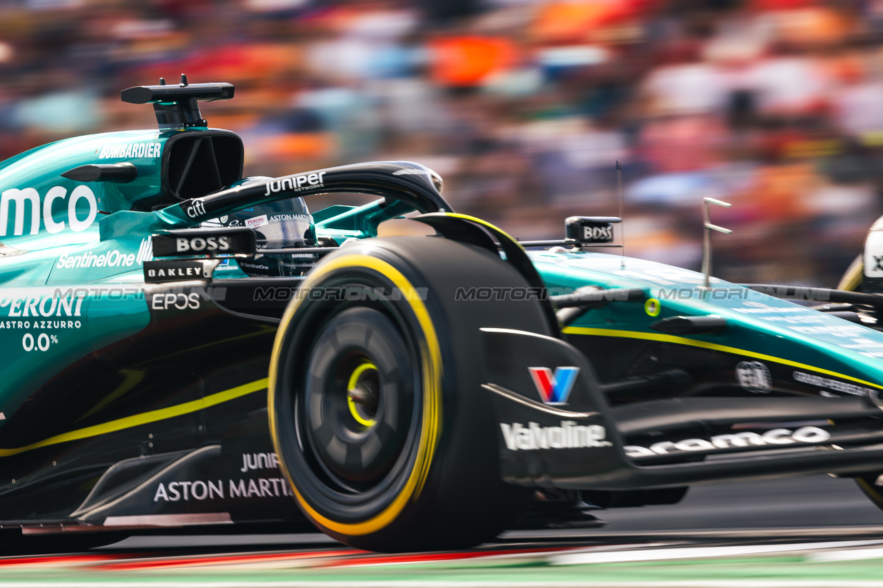 GP STATI UNITI, Lance Stroll (CDN) Aston Martin F1 Team AMR23.

21.10.2023. Formula 1 World Championship, Rd 19, United States Grand Prix, Austin, Texas, USA, Sprint Day.

- www.xpbimages.com, EMail: requests@xpbimages.com © Copyright: Bearne / XPB Images