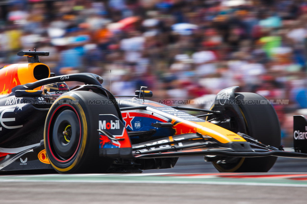 GP STATI UNITI, Max Verstappen (NLD) Red Bull Racing RB19.

21.10.2023. Formula 1 World Championship, Rd 19, United States Grand Prix, Austin, Texas, USA, Sprint Day.

- www.xpbimages.com, EMail: requests@xpbimages.com © Copyright: Bearne / XPB Images