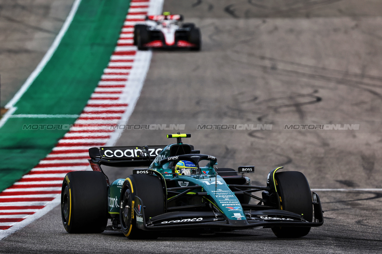 GP STATI UNITI, Fernando Alonso (ESP) Aston Martin F1 Team AMR23.

21.10.2023. Formula 1 World Championship, Rd 19, United States Grand Prix, Austin, Texas, USA, Sprint Day.

- www.xpbimages.com, EMail: requests@xpbimages.com © Copyright: Batchelor / XPB Images