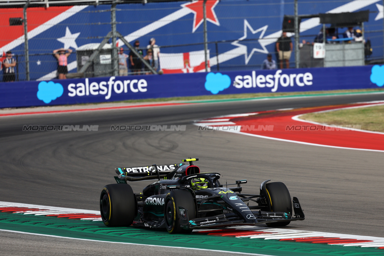 GP STATI UNITI, Lewis Hamilton (GBR) Mercedes AMG F1 W14.

21.10.2023. Formula 1 World Championship, Rd 19, United States Grand Prix, Austin, Texas, USA, Sprint Day.

- www.xpbimages.com, EMail: requests@xpbimages.com © Copyright: Batchelor / XPB Images