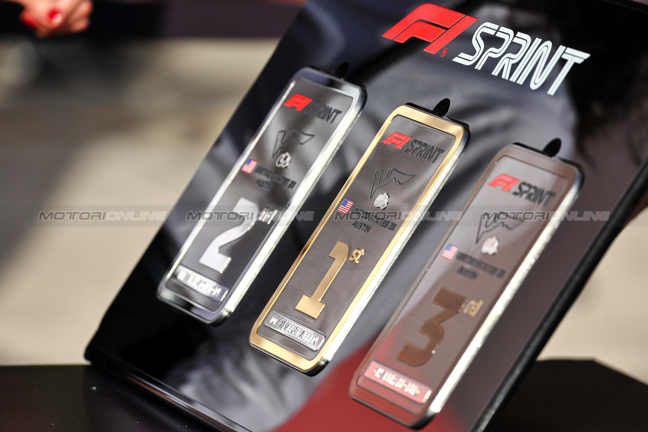 GP STATI UNITI, Circuit Atmosfera - Sprint medals.

21.10.2023. Formula 1 World Championship, Rd 19, United States Grand Prix, Austin, Texas, USA, Sprint Day.

- www.xpbimages.com, EMail: requests@xpbimages.com © Copyright: Batchelor / XPB Images