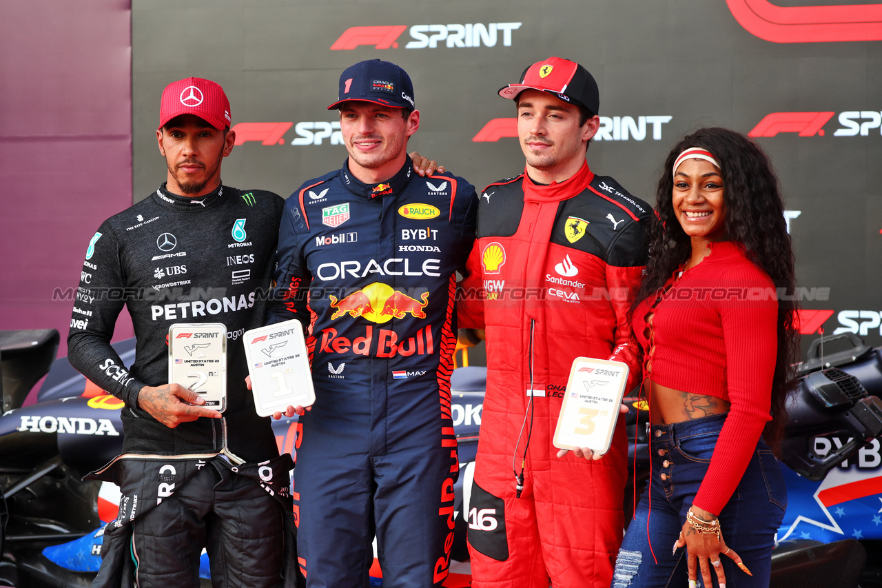 GP STATI UNITI, Sprint top three in parc ferme (L to R): Lewis Hamilton (GBR) Mercedes AMG F1, second; Max Verstappen (NLD) Red Bull Racing, winner; Charles Leclerc (MON) Ferrari, third; Sha'Carri Richardson (USA) Athlete.

21.10.2023. Formula 1 World Championship, Rd 19, United States Grand Prix, Austin, Texas, USA, Sprint Day.

- www.xpbimages.com, EMail: requests@xpbimages.com © Copyright: Batchelor / XPB Images