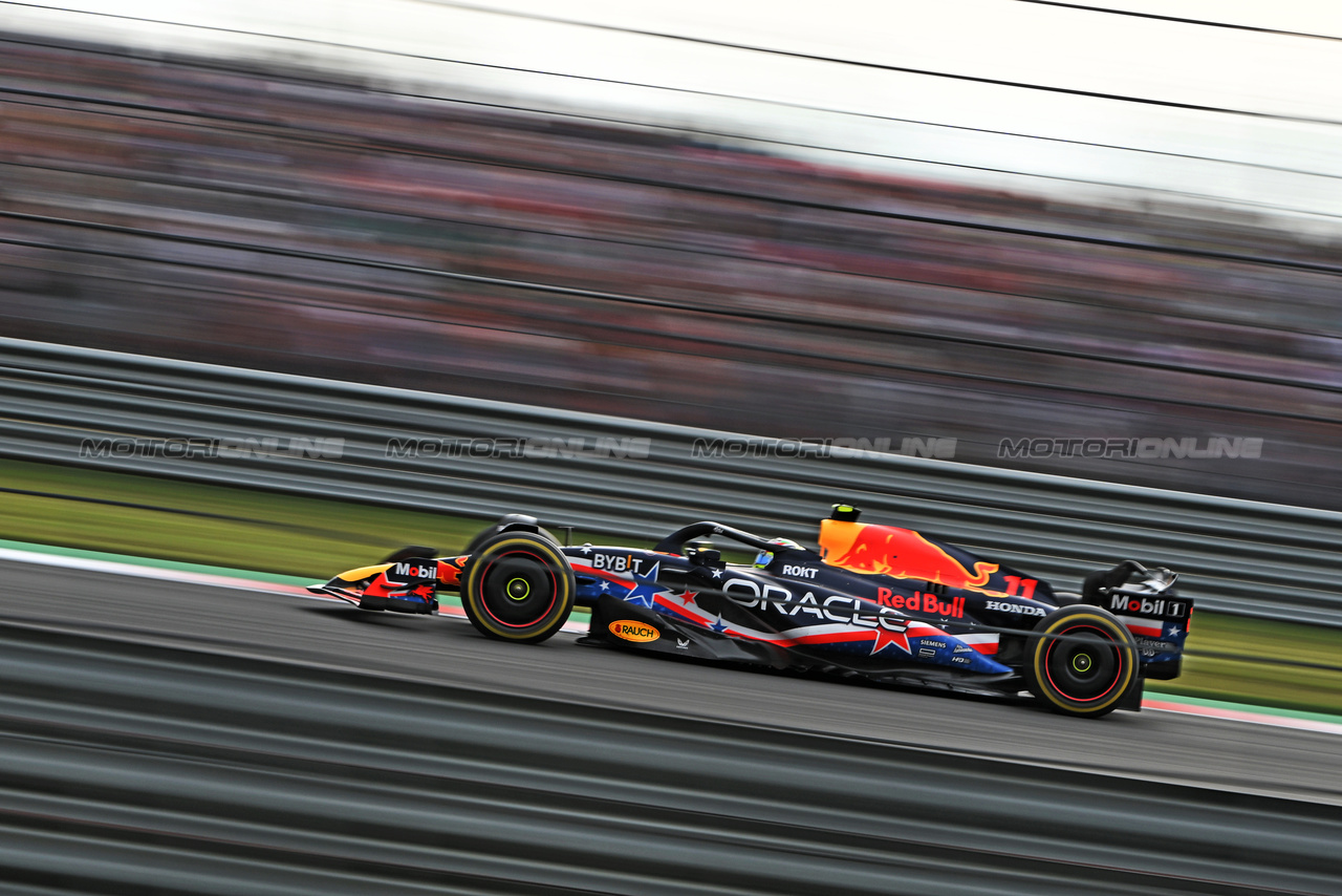 GP STATI UNITI, Sergio Perez (MEX) Red Bull Racing RB19.

21.10.2023. Formula 1 World Championship, Rd 19, United States Grand Prix, Austin, Texas, USA, Sprint Day.

- www.xpbimages.com, EMail: requests@xpbimages.com © Copyright: Price / XPB Images
