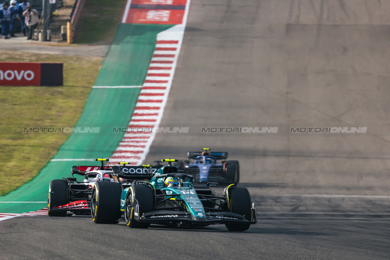 GP STATI UNITI, Fernando Alonso (ESP) Aston Martin F1 Team AMR23.

21.10.2023. Formula 1 World Championship, Rd 19, United States Grand Prix, Austin, Texas, USA, Sprint Day.

- www.xpbimages.com, EMail: requests@xpbimages.com © Copyright: Bearne / XPB Images