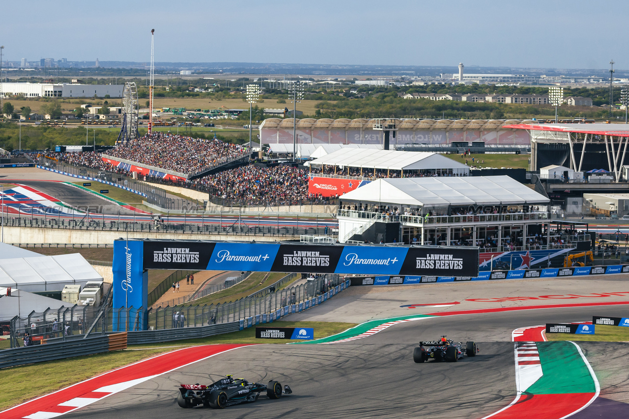 GP STATI UNITI, Lewis Hamilton (GBR) Mercedes AMG F1 W14.

21.10.2023. Formula 1 World Championship, Rd 19, United States Grand Prix, Austin, Texas, USA, Sprint Day.

- www.xpbimages.com, EMail: requests@xpbimages.com © Copyright: Bearne / XPB Images
