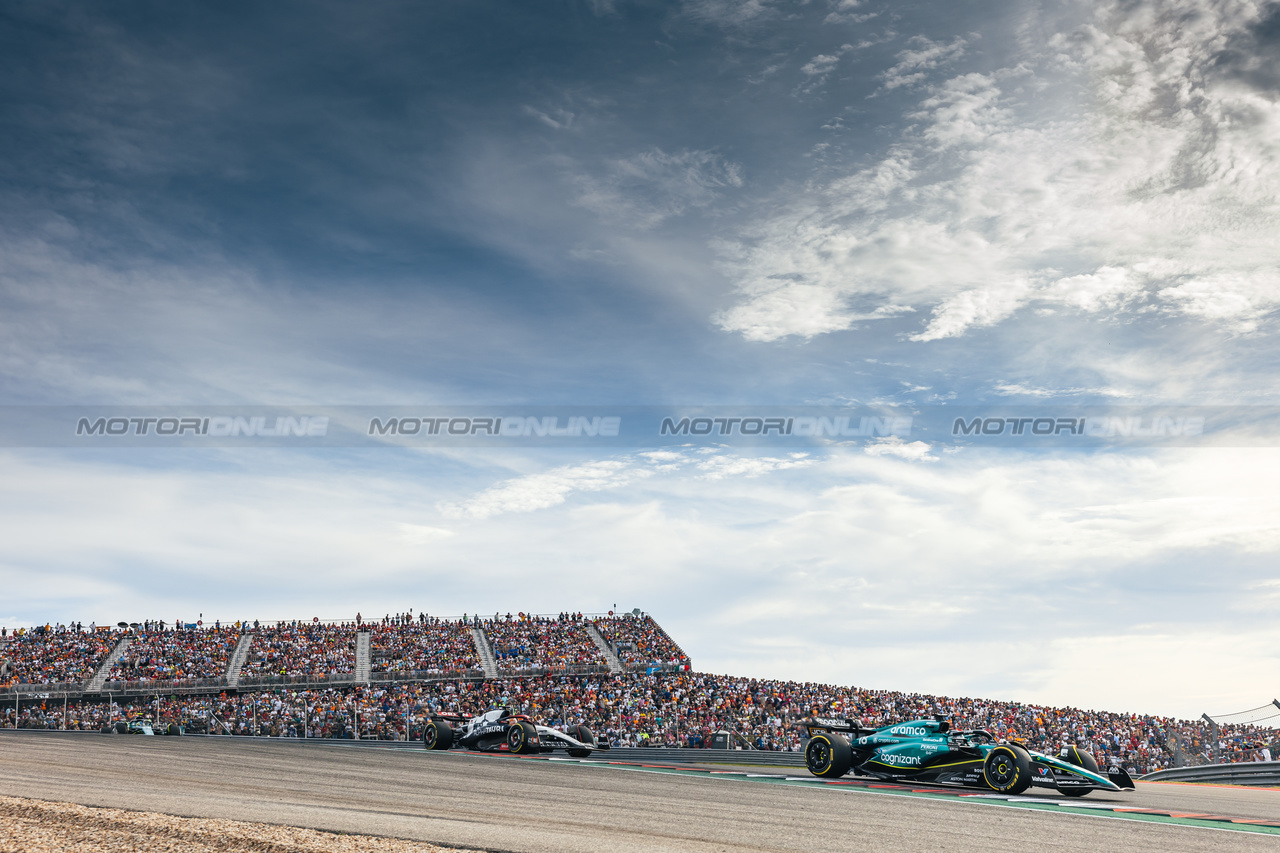 GP STATI UNITI, Lance Stroll (CDN) Aston Martin F1 Team AMR23.

21.10.2023. Formula 1 World Championship, Rd 19, United States Grand Prix, Austin, Texas, USA, Sprint Day.

- www.xpbimages.com, EMail: requests@xpbimages.com © Copyright: Bearne / XPB Images