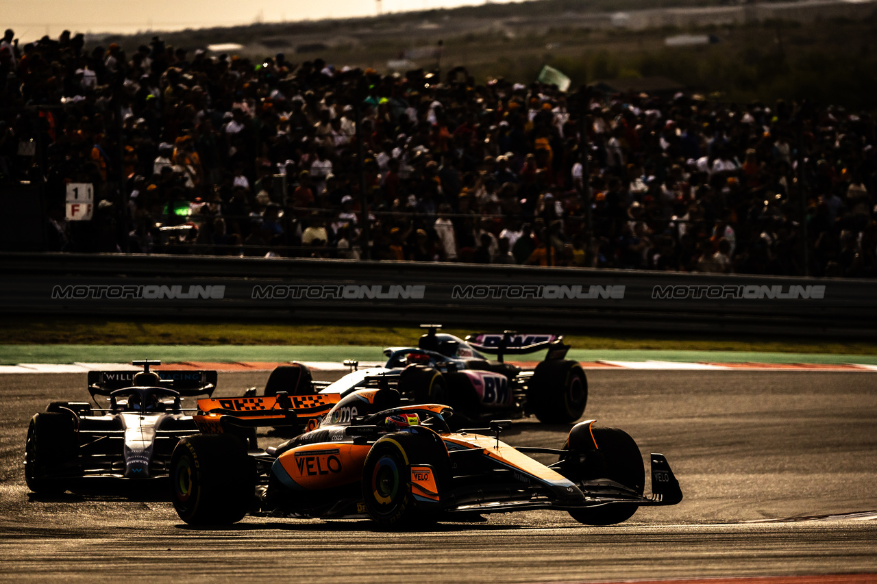 GP STATI UNITI, Oscar Piastri (AUS) McLaren MCL60.

21.10.2023. Formula 1 World Championship, Rd 19, United States Grand Prix, Austin, Texas, USA, Sprint Day.

- www.xpbimages.com, EMail: requests@xpbimages.com © Copyright: Bearne / XPB Images