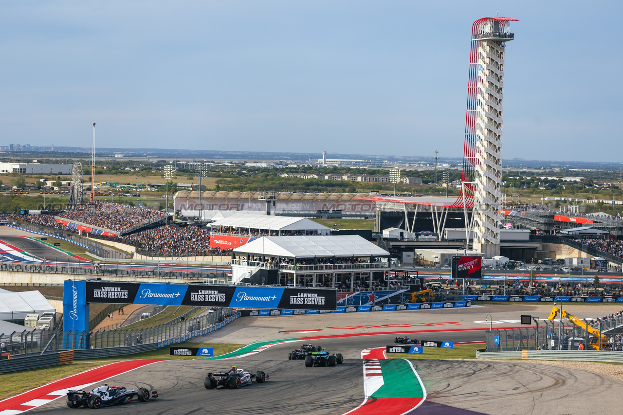 GP STATI UNITI, Yuki Tsunoda (JPN) AlphaTauri AT04.

21.10.2023. Formula 1 World Championship, Rd 19, United States Grand Prix, Austin, Texas, USA, Sprint Day.

- www.xpbimages.com, EMail: requests@xpbimages.com © Copyright: Bearne / XPB Images