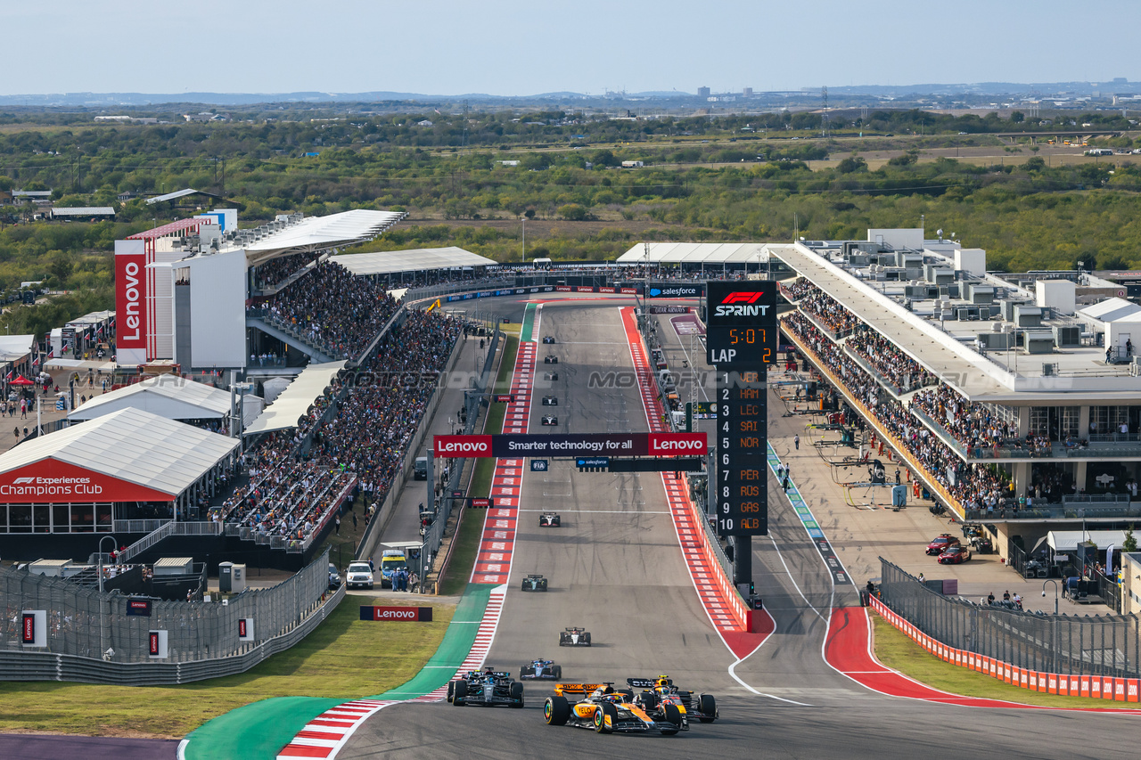 GP STATI UNITI, Oscar Piastri (AUS) McLaren MCL60.

21.10.2023. Formula 1 World Championship, Rd 19, United States Grand Prix, Austin, Texas, USA, Sprint Day.

- www.xpbimages.com, EMail: requests@xpbimages.com © Copyright: Bearne / XPB Images