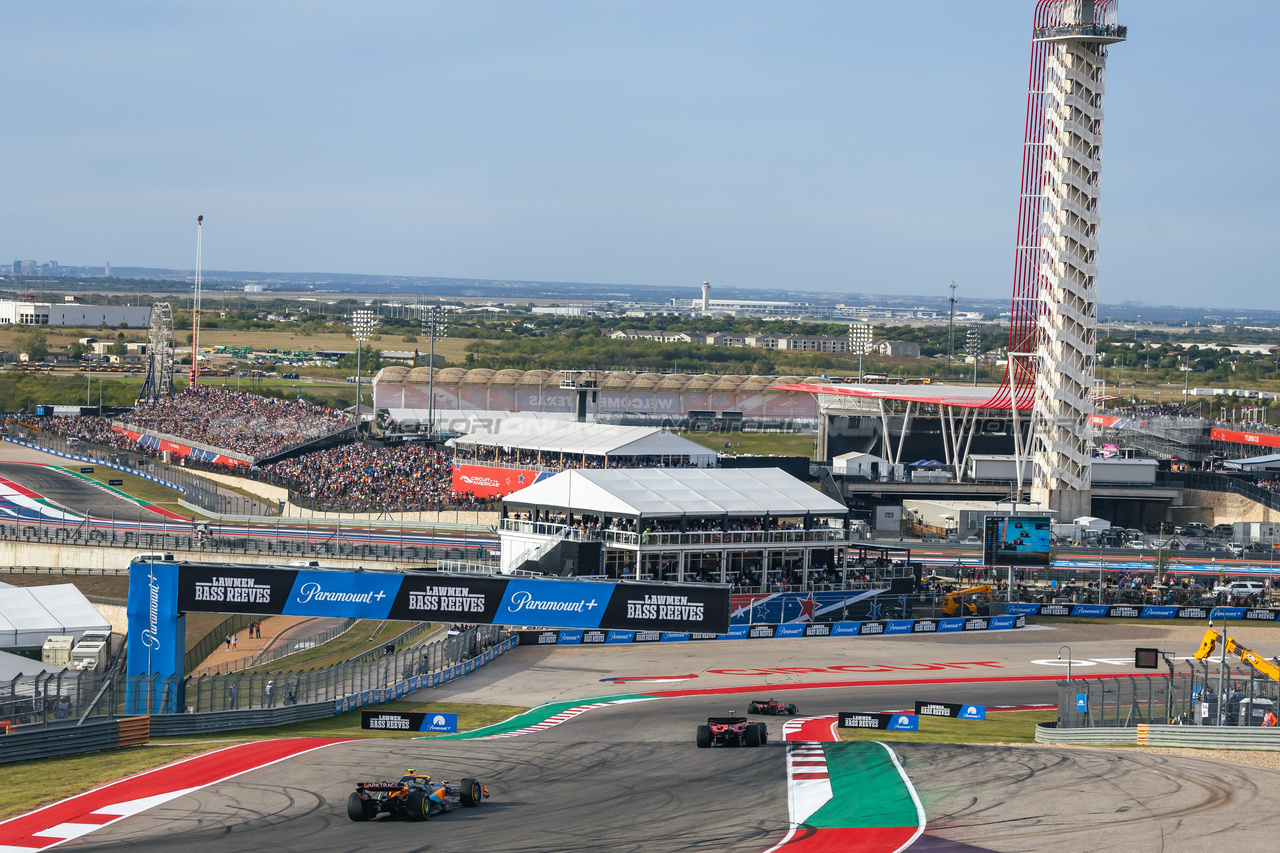 GP STATI UNITI, Lando Norris (GBR) McLaren MCL60.

21.10.2023. Formula 1 World Championship, Rd 19, United States Grand Prix, Austin, Texas, USA, Sprint Day.

- www.xpbimages.com, EMail: requests@xpbimages.com © Copyright: Bearne / XPB Images