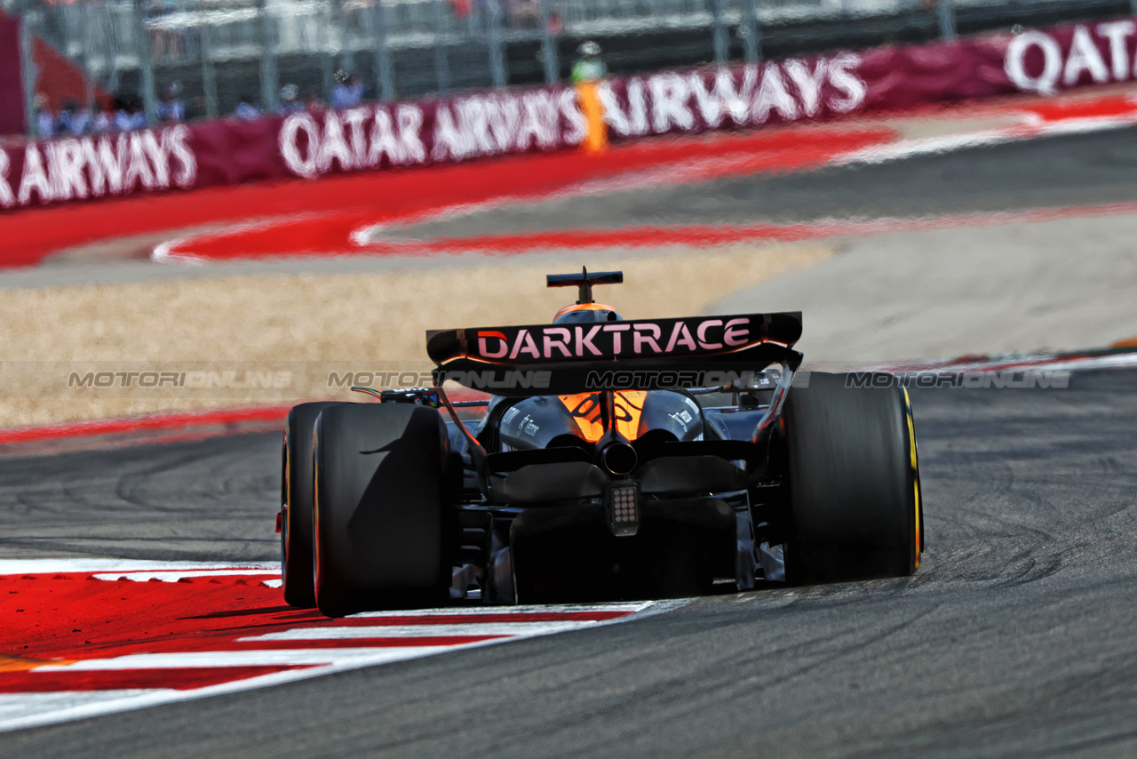 GP STATI UNITI, Oscar Piastri (AUS) McLaren MCL60.

21.10.2023. Formula 1 World Championship, Rd 19, United States Grand Prix, Austin, Texas, USA, Sprint Day.

 - www.xpbimages.com, EMail: requests@xpbimages.com © Copyright: Coates / XPB Images