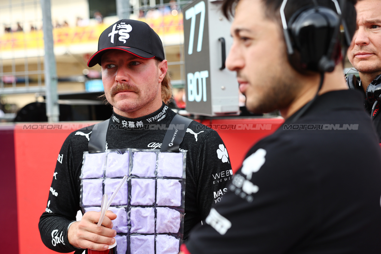 GP STATI UNITI, Valtteri Bottas (FIN) Alfa Romeo F1 Team on the grid.

21.10.2023. Formula 1 World Championship, Rd 19, United States Grand Prix, Austin, Texas, USA, Sprint Day.

- www.xpbimages.com, EMail: requests@xpbimages.com © Copyright: Batchelor / XPB Images