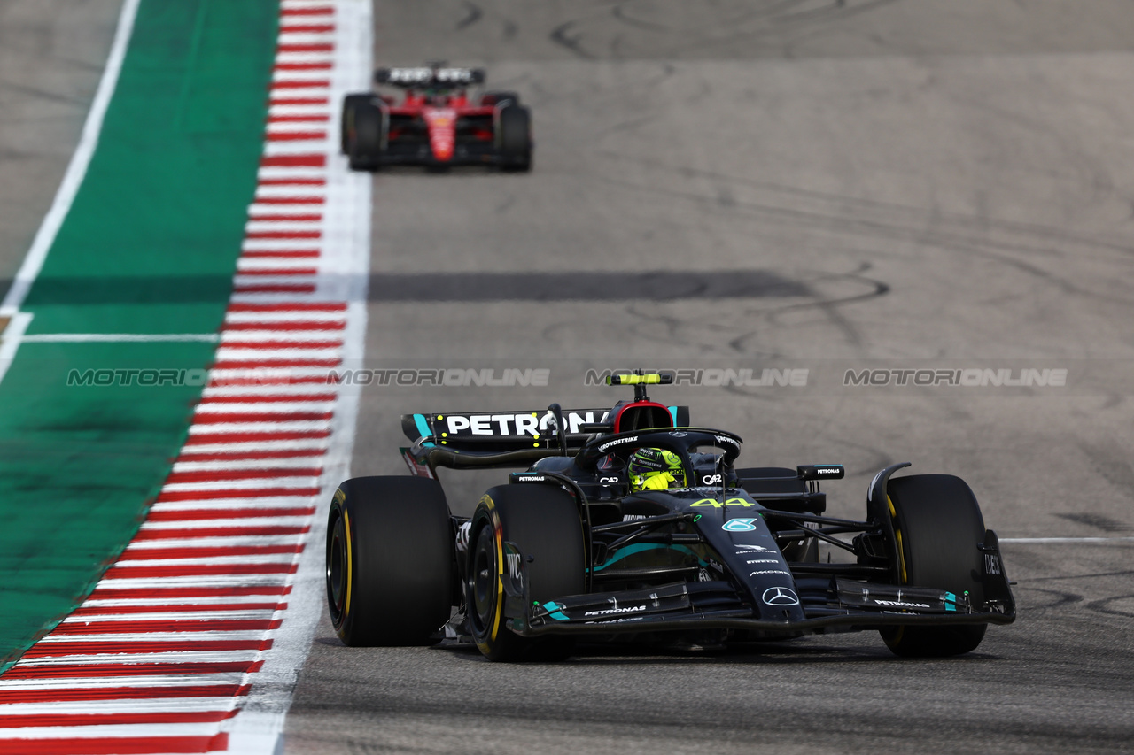 GP STATI UNITI, Lewis Hamilton (GBR) Mercedes AMG F1 W14.

21.10.2023. Formula 1 World Championship, Rd 19, United States Grand Prix, Austin, Texas, USA, Sprint Day.

- www.xpbimages.com, EMail: requests@xpbimages.com © Copyright: Batchelor / XPB Images