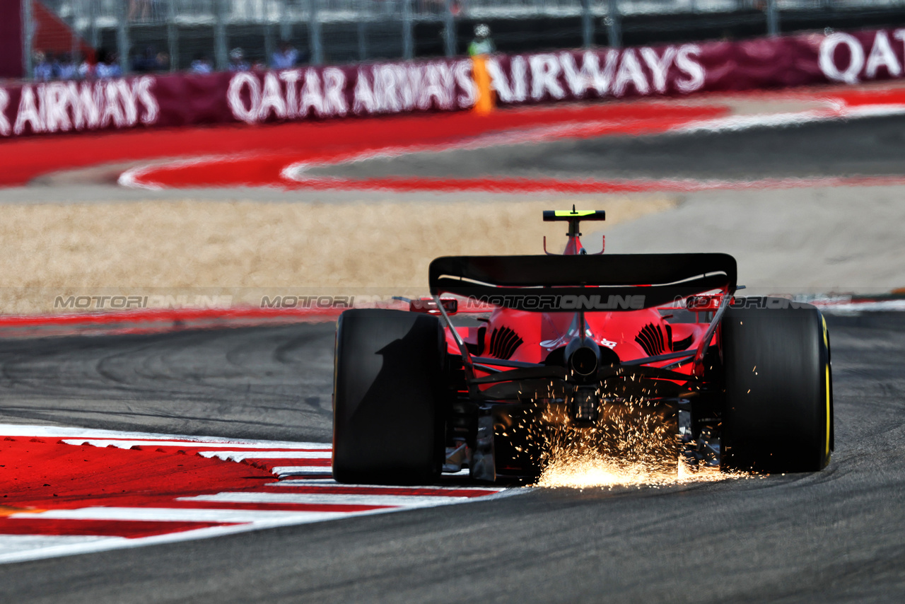 GP STATI UNITI, Carlos Sainz Jr (ESP) Ferrari SF-23 sends sparks flying.

21.10.2023. Formula 1 World Championship, Rd 19, United States Grand Prix, Austin, Texas, USA, Sprint Day.

 - www.xpbimages.com, EMail: requests@xpbimages.com © Copyright: Coates / XPB Images