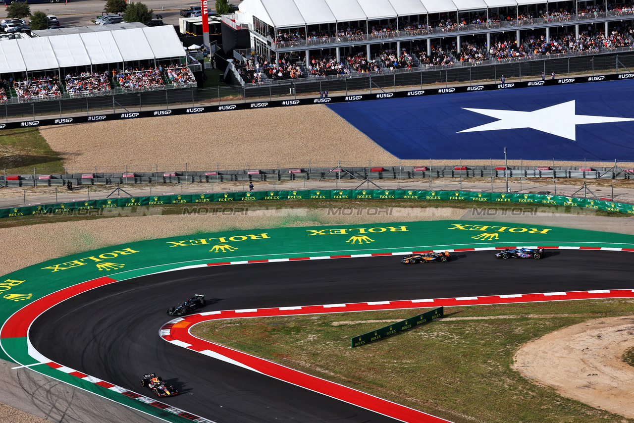 GP STATI UNITI, Sergio Perez (MEX) Red Bull Racing RB19.

21.10.2023. Formula 1 World Championship, Rd 19, United States Grand Prix, Austin, Texas, USA, Sprint Day.

 - www.xpbimages.com, EMail: requests@xpbimages.com © Copyright: Coates / XPB Images