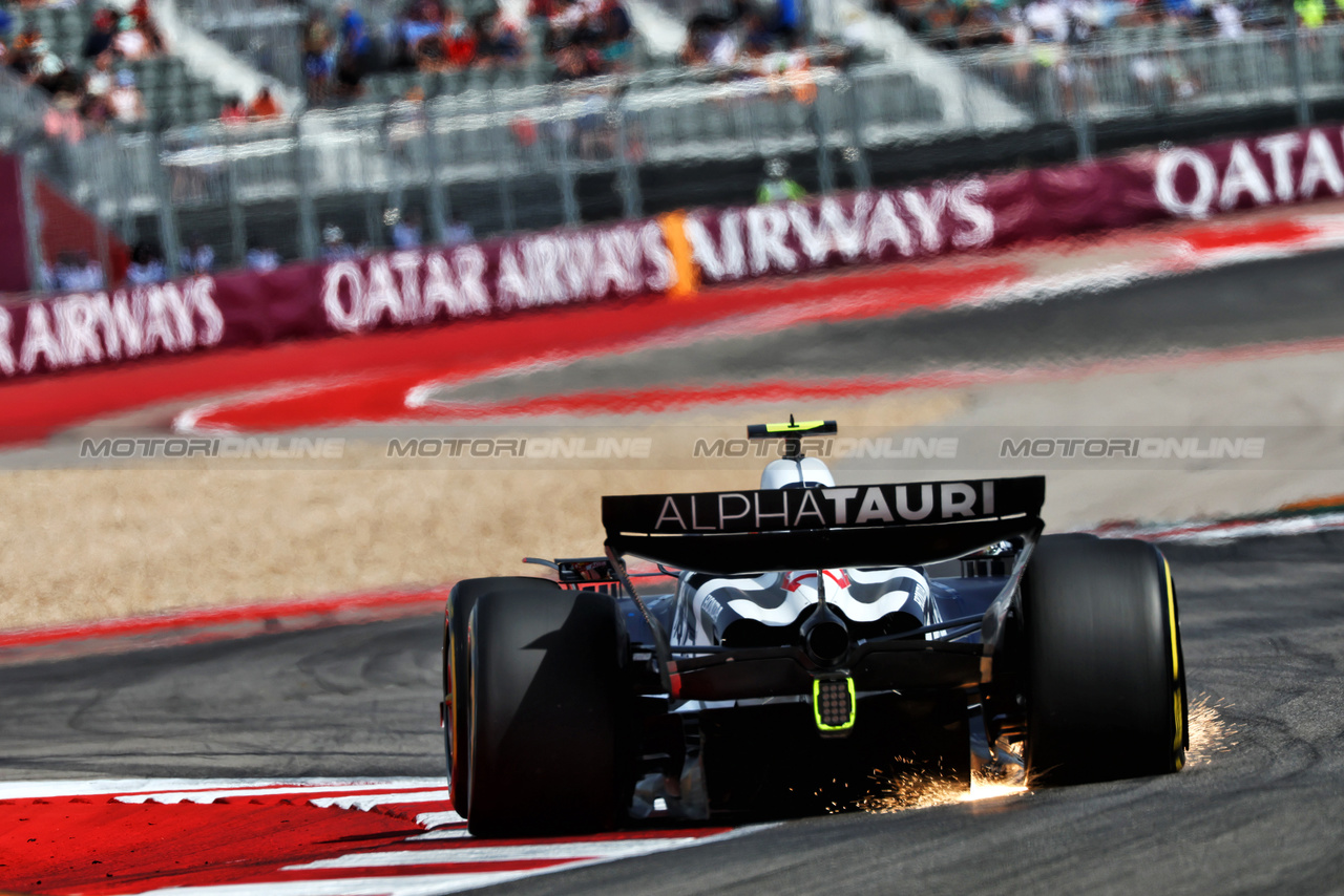 GP STATI UNITI, Yuki Tsunoda (JPN) AlphaTauri AT04 sends sparks flying.

21.10.2023. Formula 1 World Championship, Rd 19, United States Grand Prix, Austin, Texas, USA, Sprint Day.

 - www.xpbimages.com, EMail: requests@xpbimages.com © Copyright: Coates / XPB Images