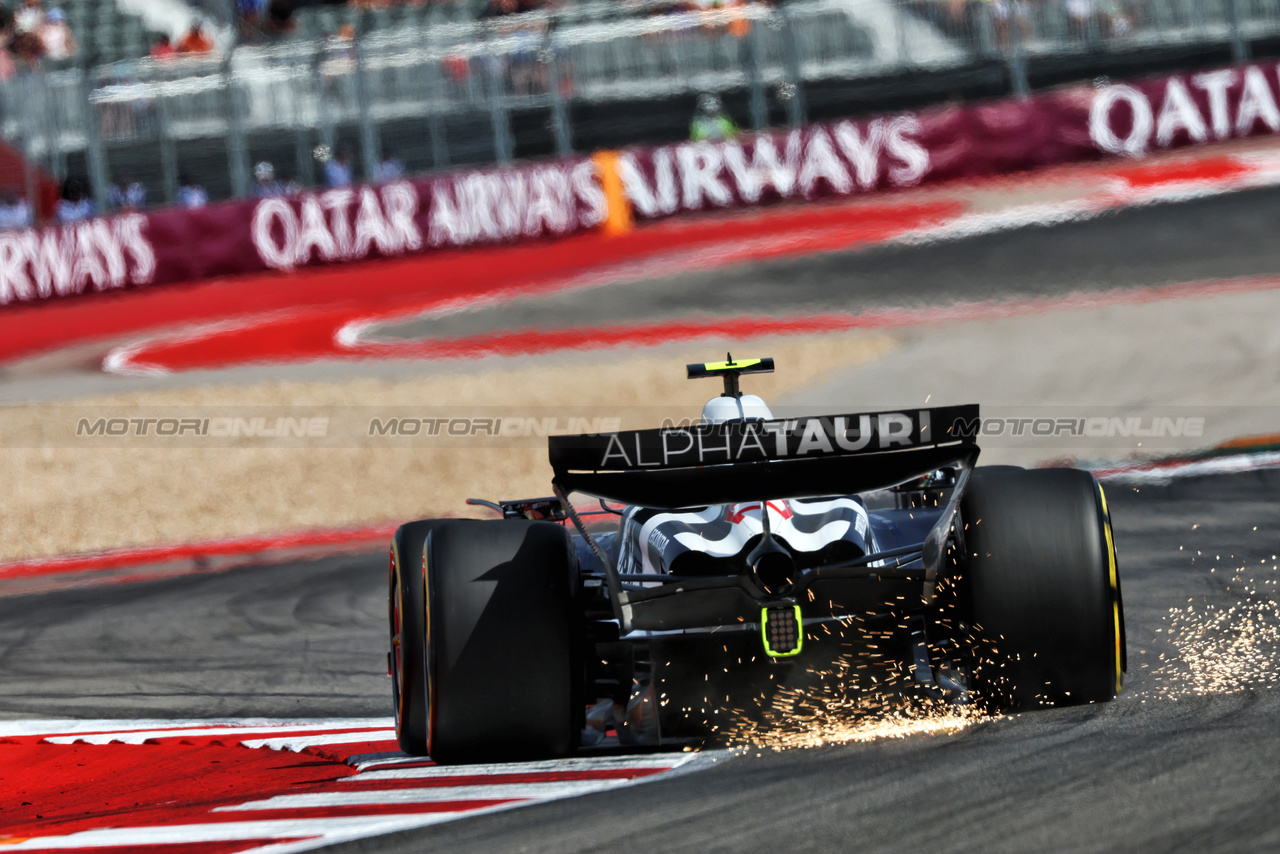 GP STATI UNITI, Yuki Tsunoda (JPN) AlphaTauri AT04 sends sparks flying.

21.10.2023. Formula 1 World Championship, Rd 19, United States Grand Prix, Austin, Texas, USA, Sprint Day.

 - www.xpbimages.com, EMail: requests@xpbimages.com © Copyright: Coates / XPB Images