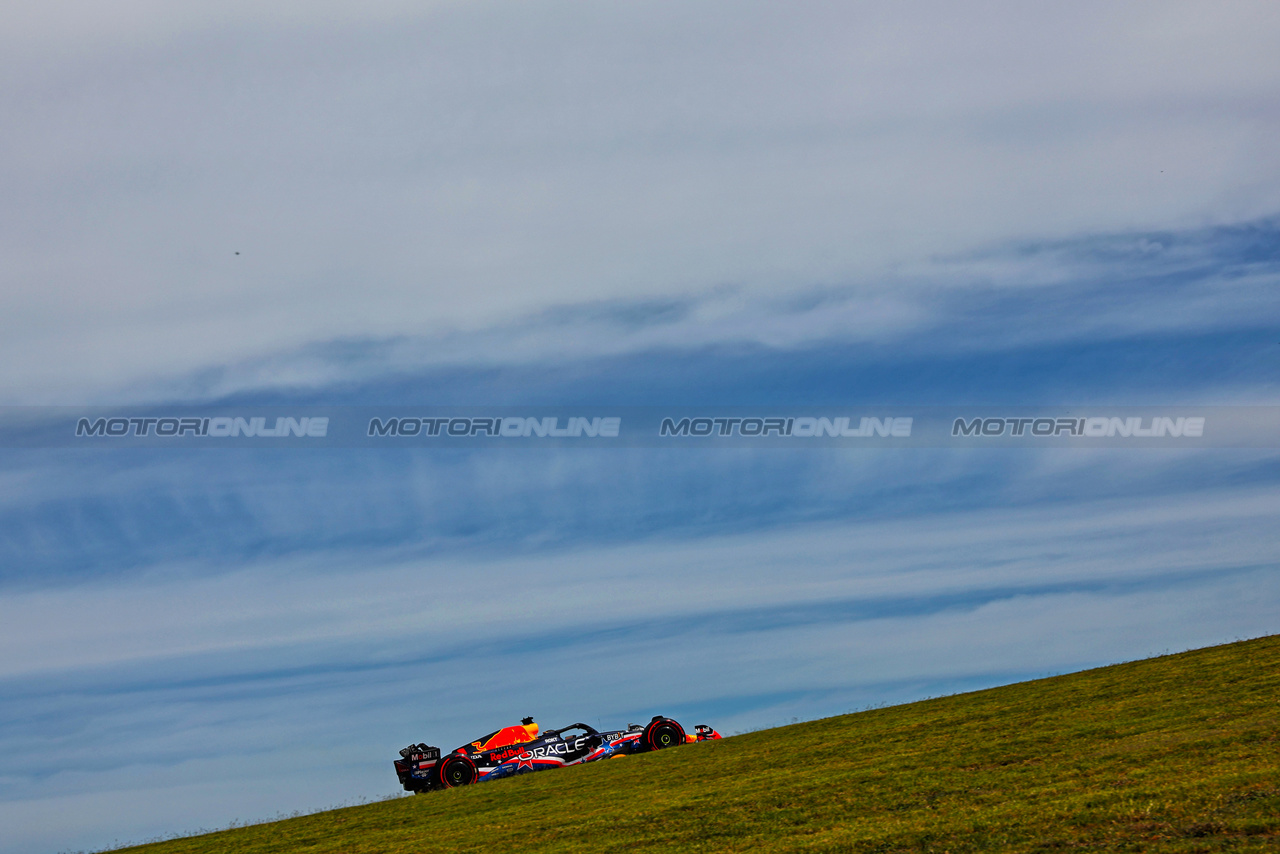 GP STATI UNITI, Max Verstappen (NLD) Red Bull Racing RB19.

21.10.2023. Formula 1 World Championship, Rd 19, United States Grand Prix, Austin, Texas, USA, Sprint Day.

 - www.xpbimages.com, EMail: requests@xpbimages.com © Copyright: Coates / XPB Images