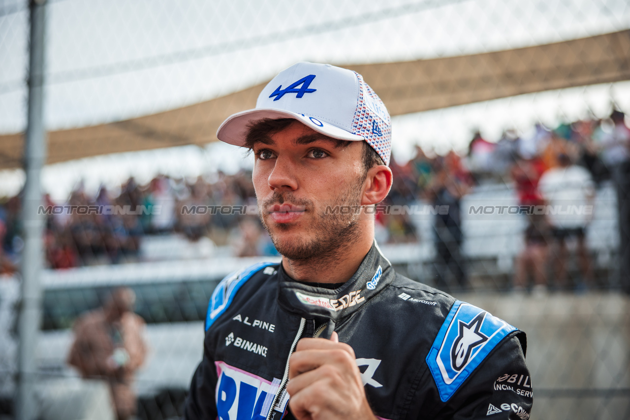 GP STATI UNITI, Pierre Gasly (FRA) Alpine F1 Team on the grid.

21.10.2023. Formula 1 World Championship, Rd 19, United States Grand Prix, Austin, Texas, USA, Sprint Day.

- www.xpbimages.com, EMail: requests@xpbimages.com © Copyright: Bearne / XPB Images