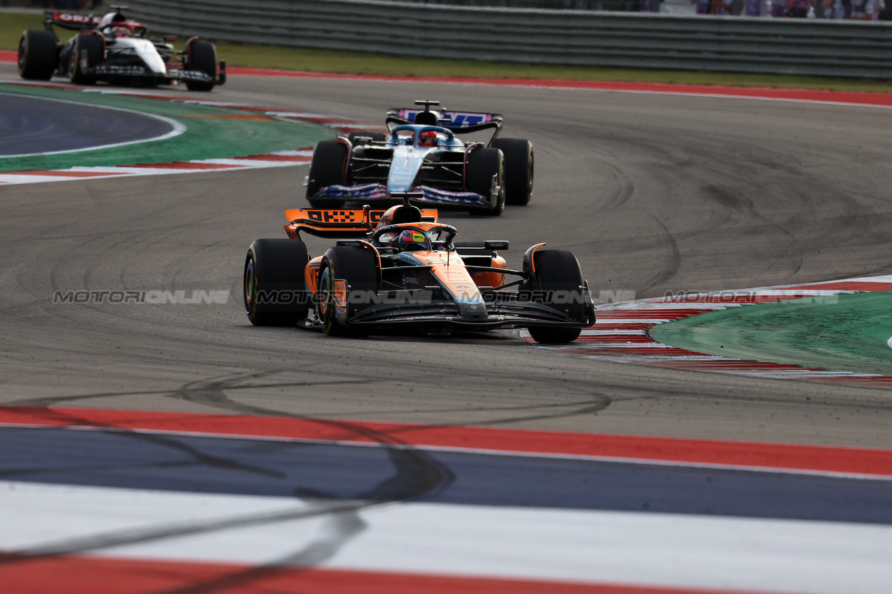 GP STATI UNITI, Oscar Piastri (AUS) McLaren MCL60.

21.10.2023. Formula 1 World Championship, Rd 19, United States Grand Prix, Austin, Texas, USA, Sprint Day.

 - www.xpbimages.com, EMail: requests@xpbimages.com © Copyright: Rew / XPB Images