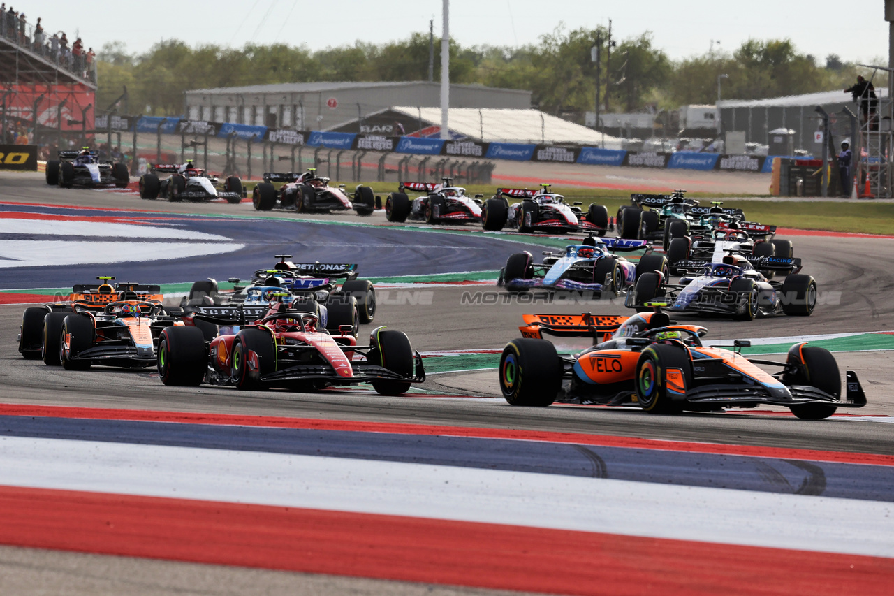 GP STATI UNITI, Lando Norris (GBR) McLaren MCL60 at the partenza of Sprint.

21.10.2023. Formula 1 World Championship, Rd 19, United States Grand Prix, Austin, Texas, USA, Sprint Day.

 - www.xpbimages.com, EMail: requests@xpbimages.com © Copyright: Rew / XPB Images