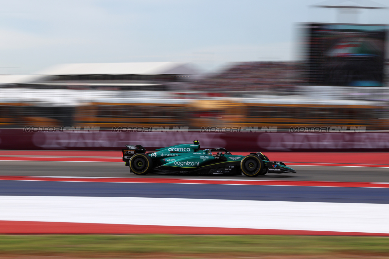 GP STATI UNITI, Fernando Alonso (ESP) Aston Martin F1 Team AMR23.

21.10.2023. Formula 1 World Championship, Rd 19, United States Grand Prix, Austin, Texas, USA, Sprint Day.

 - www.xpbimages.com, EMail: requests@xpbimages.com © Copyright: Rew / XPB Images