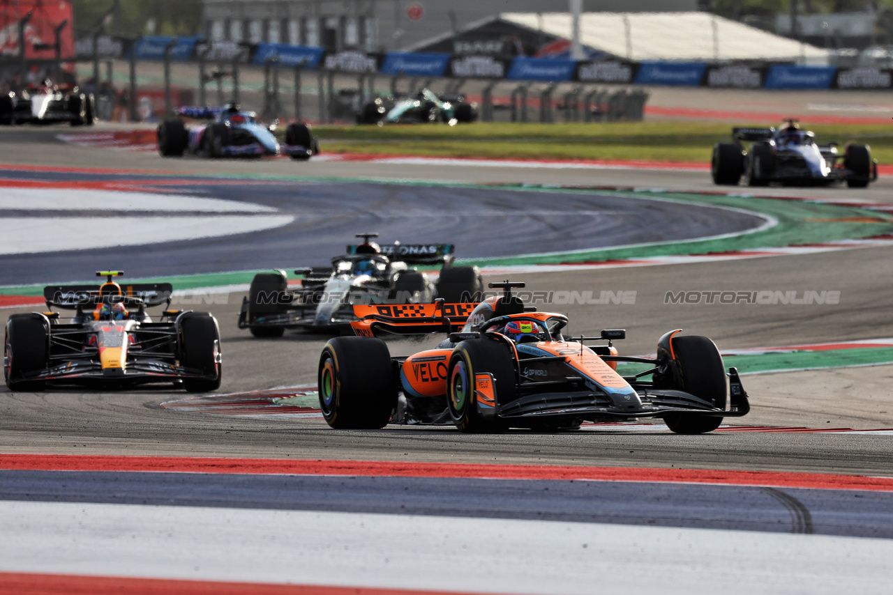GP STATI UNITI, Oscar Piastri (AUS) McLaren MCL60.

21.10.2023. Formula 1 World Championship, Rd 19, United States Grand Prix, Austin, Texas, USA, Sprint Day.

 - www.xpbimages.com, EMail: requests@xpbimages.com © Copyright: Rew / XPB Images