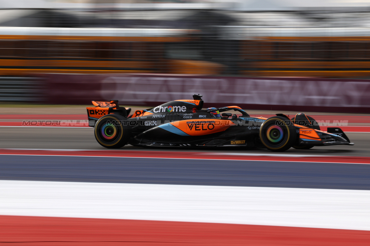 GP STATI UNITI, Oscar Piastri (AUS) McLaren MCL60.

21.10.2023. Formula 1 World Championship, Rd 19, United States Grand Prix, Austin, Texas, USA, Sprint Day.

 - www.xpbimages.com, EMail: requests@xpbimages.com © Copyright: Rew / XPB Images