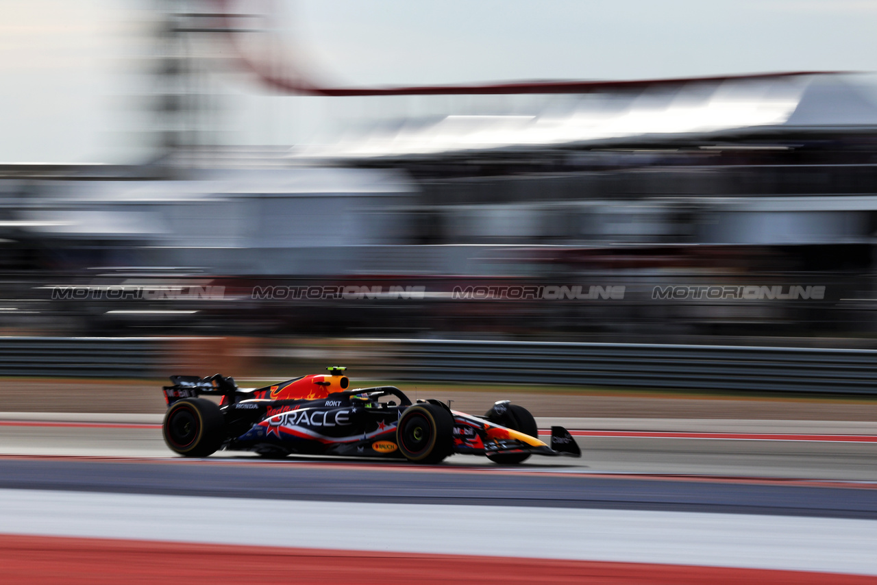 GP STATI UNITI, Sergio Perez (MEX) Red Bull Racing RB19.

21.10.2023. Formula 1 World Championship, Rd 19, United States Grand Prix, Austin, Texas, USA, Sprint Day.

 - www.xpbimages.com, EMail: requests@xpbimages.com © Copyright: Rew / XPB Images