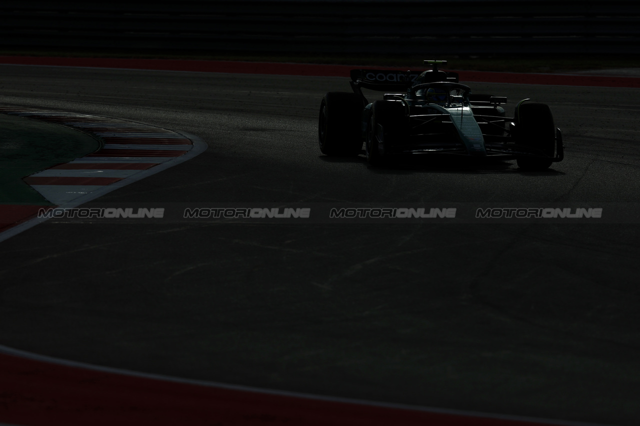 GP STATI UNITI, Fernando Alonso (ESP) Aston Martin F1 Team AMR23.

21.10.2023. Formula 1 World Championship, Rd 19, United States Grand Prix, Austin, Texas, USA, Sprint Day.

 - www.xpbimages.com, EMail: requests@xpbimages.com © Copyright: Rew / XPB Images