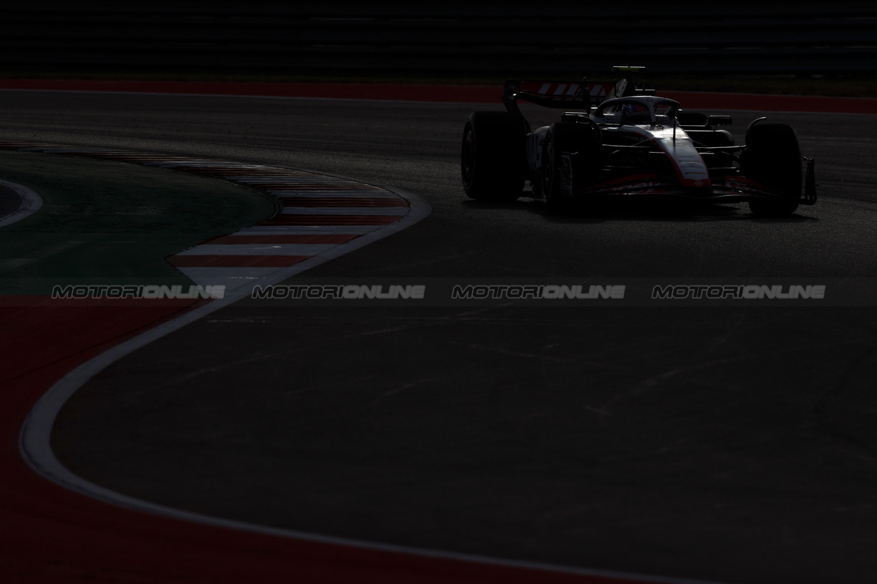 GP STATI UNITI, Nico Hulkenberg (GER) Haas VF-23.

21.10.2023. Formula 1 World Championship, Rd 19, United States Grand Prix, Austin, Texas, USA, Sprint Day.

 - www.xpbimages.com, EMail: requests@xpbimages.com © Copyright: Rew / XPB Images