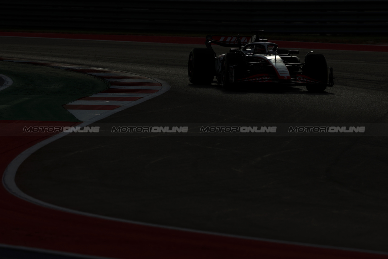 GP STATI UNITI, Kevin Magnussen (DEN) Haas VF-23.

21.10.2023. Formula 1 World Championship, Rd 19, United States Grand Prix, Austin, Texas, USA, Sprint Day.

 - www.xpbimages.com, EMail: requests@xpbimages.com © Copyright: Rew / XPB Images