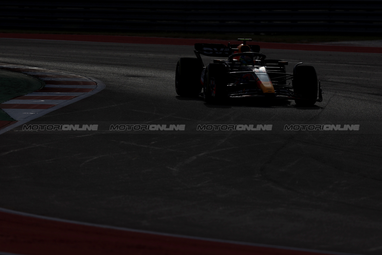 GP STATI UNITI, Sergio Perez (MEX) Red Bull Racing RB19.

21.10.2023. Formula 1 World Championship, Rd 19, United States Grand Prix, Austin, Texas, USA, Sprint Day.

 - www.xpbimages.com, EMail: requests@xpbimages.com © Copyright: Rew / XPB Images