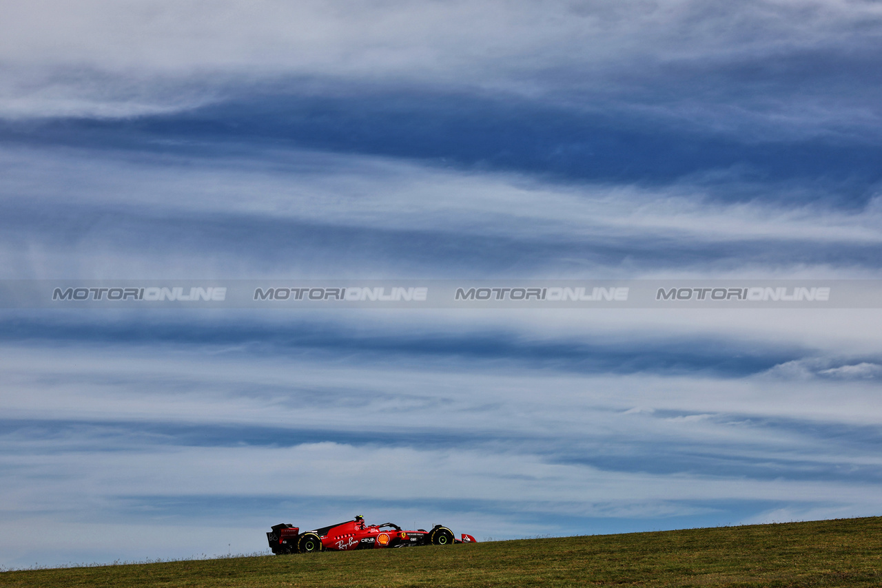 GP STATI UNITI, Carlos Sainz Jr (ESP) Ferrari SF-23.

21.10.2023. Formula 1 World Championship, Rd 19, United States Grand Prix, Austin, Texas, USA, Sprint Day.

 - www.xpbimages.com, EMail: requests@xpbimages.com © Copyright: Coates / XPB Images