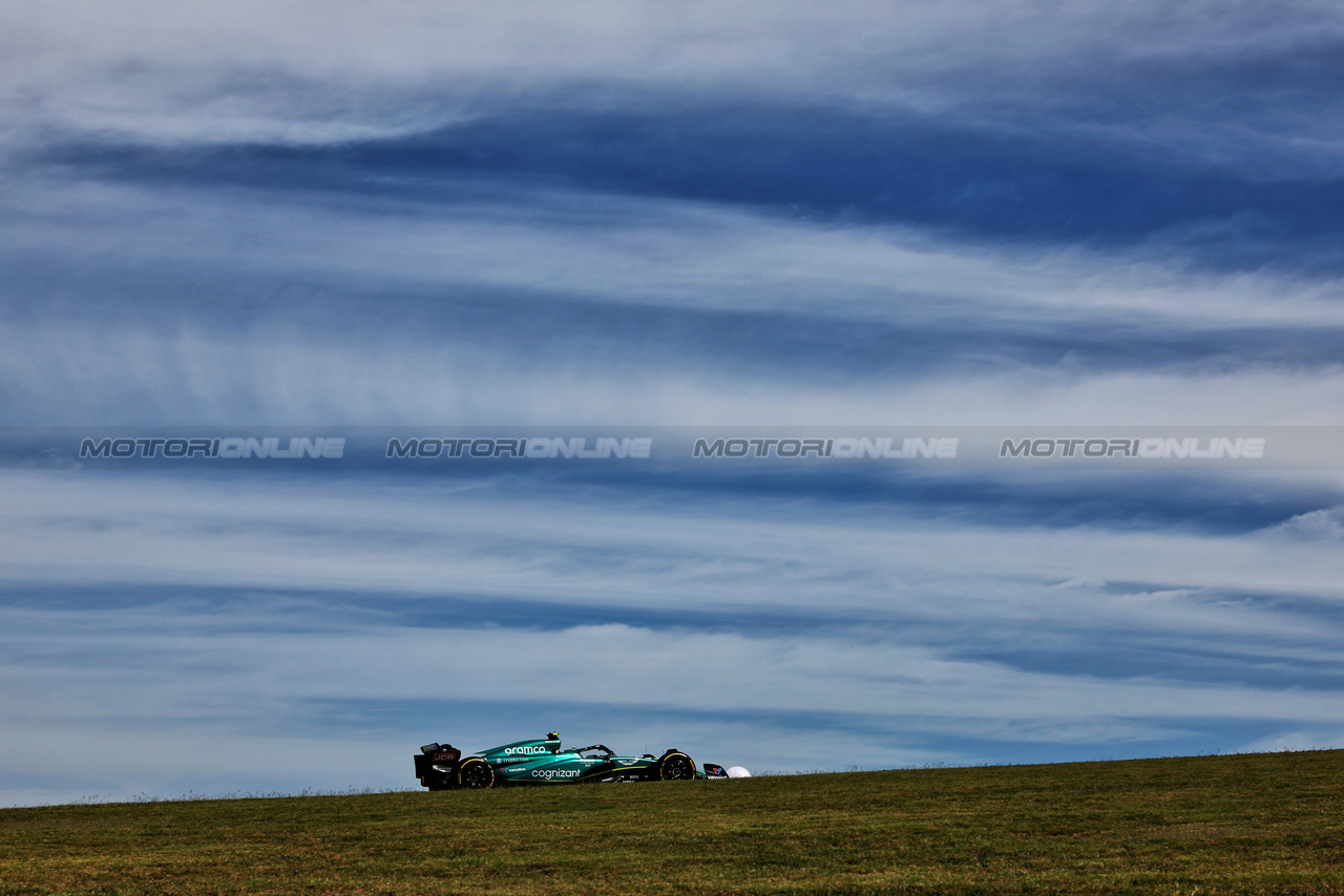 GP STATI UNITI, Fernando Alonso (ESP) Aston Martin F1 Team AMR23.

21.10.2023. Formula 1 World Championship, Rd 19, United States Grand Prix, Austin, Texas, USA, Sprint Day.

 - www.xpbimages.com, EMail: requests@xpbimages.com © Copyright: Coates / XPB Images