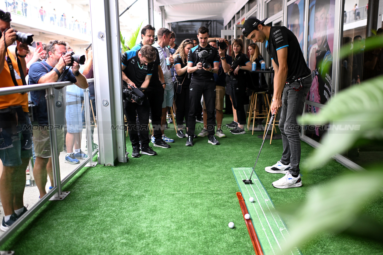GP STATI UNITI, Esteban Ocon (FRA) Alpine F1 Team plays golf in the paddock.

21.10.2023. Formula 1 World Championship, Rd 19, United States Grand Prix, Austin, Texas, USA, Sprint Day.

- www.xpbimages.com, EMail: requests@xpbimages.com © Copyright: Price / XPB Images
