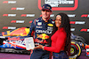 GP STATI UNITI, Winner Max Verstappen (NLD) Red Bull Racing in Sprint parc ferme with Sha'Carri Richardson (USA) Athlete.
21.10.2023. Formula 1 World Championship, Rd 19, United States Grand Prix, Austin, Texas, USA, Sprint Day.
- www.xpbimages.com, EMail: requests@xpbimages.com © Copyright: Batchelor / XPB Images