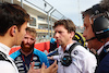 GP STATI UNITI, Alexander Albon (THA) Williams Racing with James Vowles (GBR) Williams Racing Team Principal on the grid.
21.10.2023. Formula 1 World Championship, Rd 19, United States Grand Prix, Austin, Texas, USA, Sprint Day.
- www.xpbimages.com, EMail: requests@xpbimages.com © Copyright: Batchelor / XPB Images