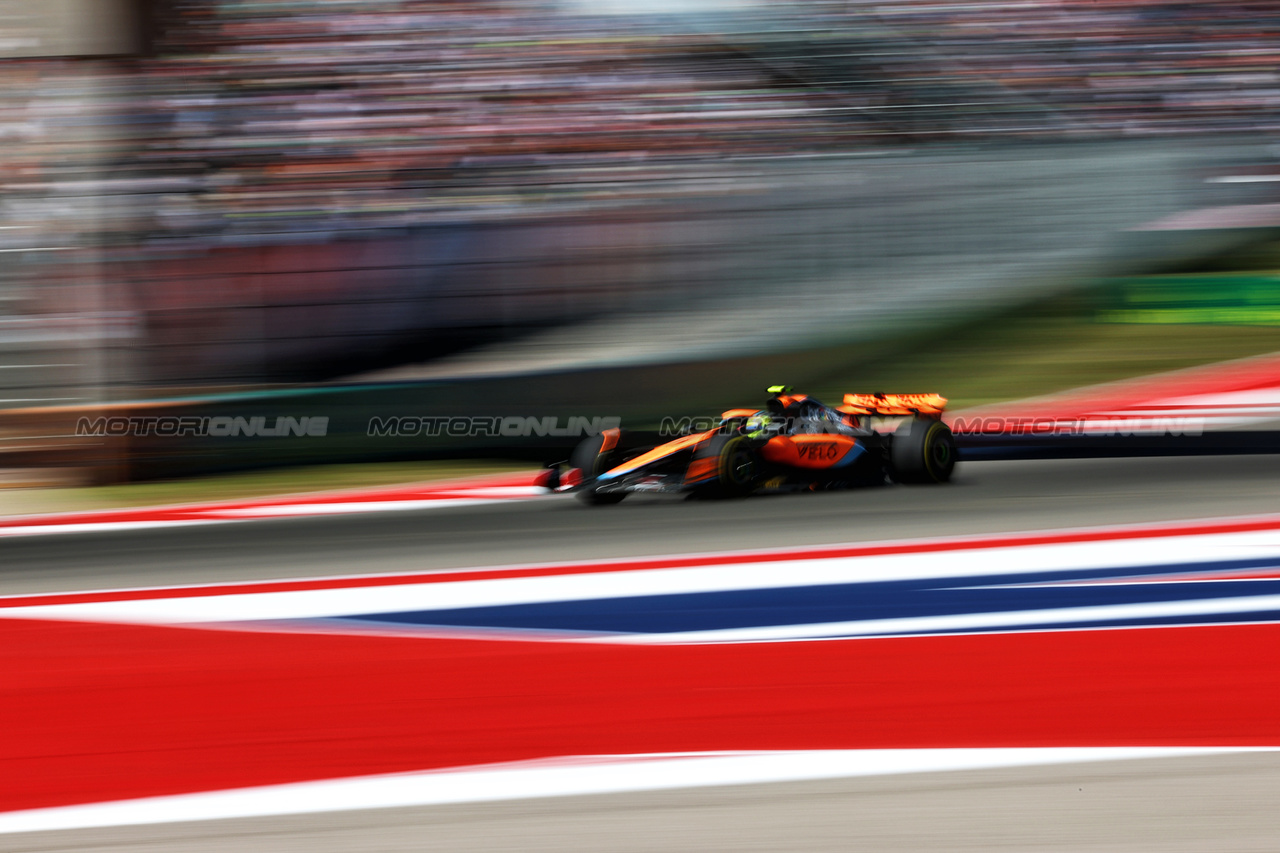 GP STATI UNITI, Lando Norris (GBR) McLaren MCL60.

20.10.2023. Formula 1 World Championship, Rd 19, United States Grand Prix, Austin, Texas, USA, Qualifiche Day

 - www.xpbimages.com, EMail: requests@xpbimages.com © Copyright: Coates / XPB Images