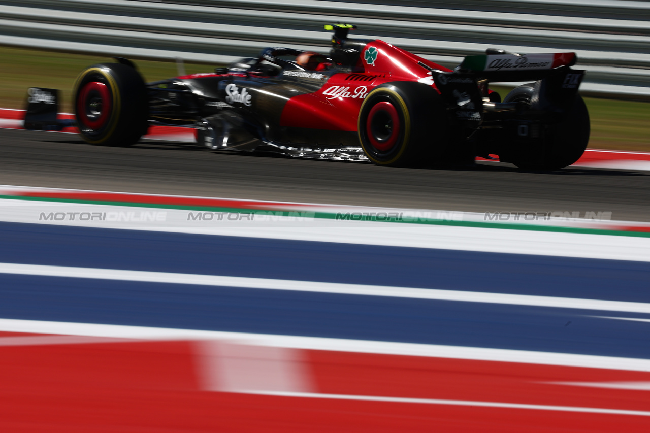 GP STATI UNITI, Zhou Guanyu (CHN) Alfa Romeo F1 Team C43.

20.10.2023. Formula 1 World Championship, Rd 19, United States Grand Prix, Austin, Texas, USA, Qualifiche Day

 - www.xpbimages.com, EMail: requests@xpbimages.com © Copyright: Coates / XPB Images