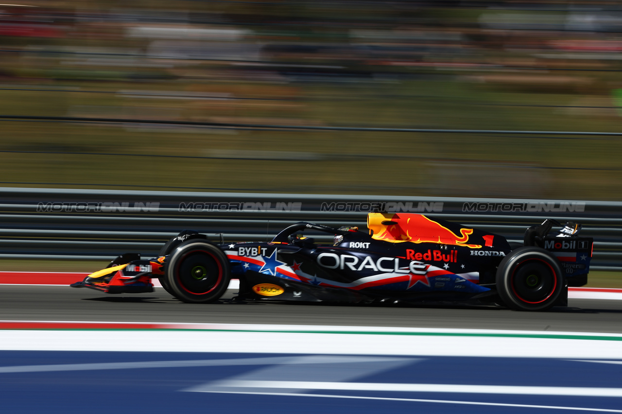 GP STATI UNITI, Max Verstappen (NLD) Red Bull Racing RB19.

20.10.2023. Formula 1 World Championship, Rd 19, United States Grand Prix, Austin, Texas, USA, Qualifiche Day

 - www.xpbimages.com, EMail: requests@xpbimages.com © Copyright: Coates / XPB Images