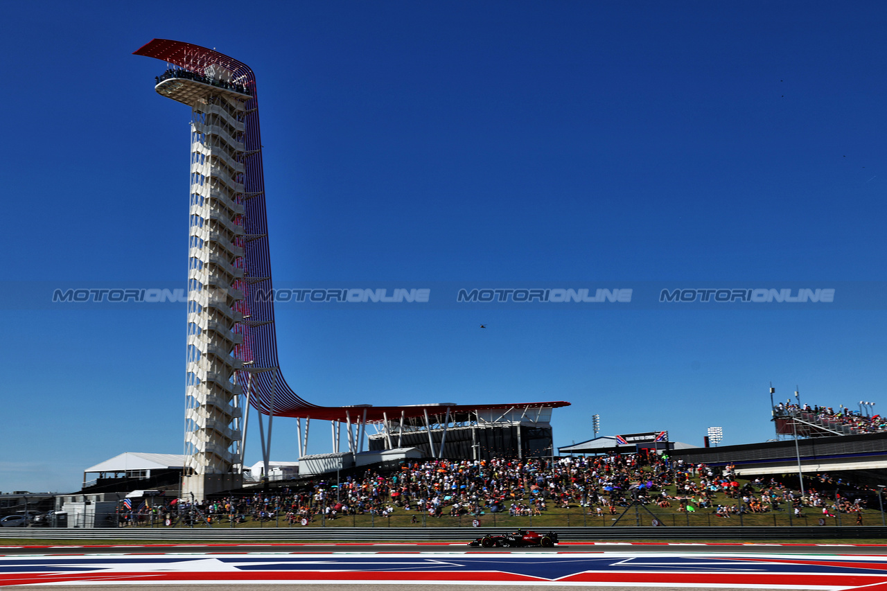 GP STATI UNITI, Zhou Guanyu (CHN) Alfa Romeo F1 Team C43.

20.10.2023. Formula 1 World Championship, Rd 19, United States Grand Prix, Austin, Texas, USA, Qualifiche Day

 - www.xpbimages.com, EMail: requests@xpbimages.com © Copyright: Coates / XPB Images