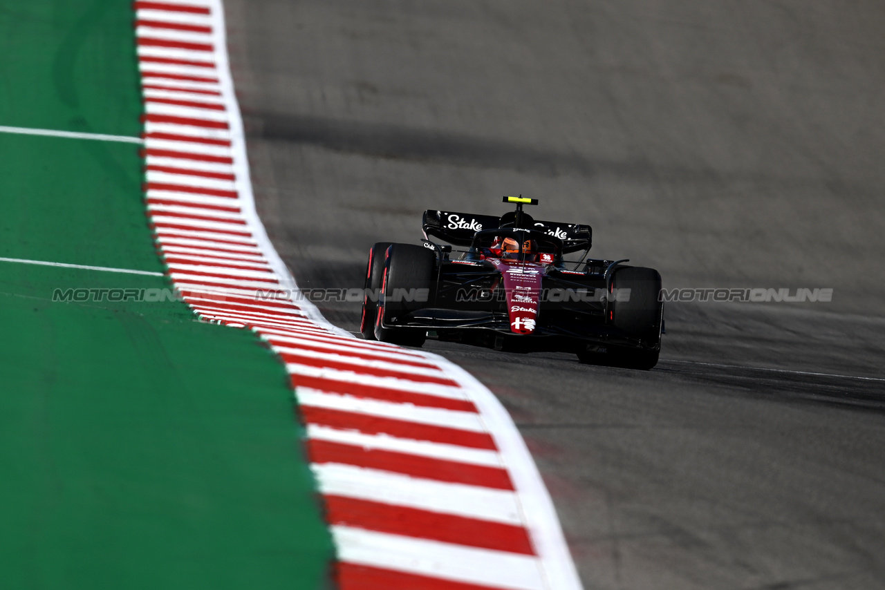 GP STATI UNITI, Zhou Guanyu (CHN) Alfa Romeo F1 Team C43.

20.10.2023. Formula 1 World Championship, Rd 19, United States Grand Prix, Austin, Texas, USA, Qualifiche Day

- www.xpbimages.com, EMail: requests@xpbimages.com © Copyright: Price / XPB Images