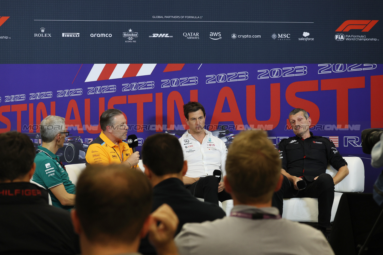 GP STATI UNITI, (L to R): Mike Krack (LUX) Aston Martin F1 Team, Team Principal; Zak Brown (USA) McLaren Executive Director; Toto Wolff (GER) Mercedes AMG F1 Shareholder e Executive Director; e Guenther Steiner (ITA) Haas F1 Team Prinicipal in the FIA Press Conference.

20.10.2023. Formula 1 World Championship, Rd 19, United States Grand Prix, Austin, Texas, USA, Qualifiche Day

- www.xpbimages.com, EMail: requests@xpbimages.com © Copyright: Bearne / XPB Images