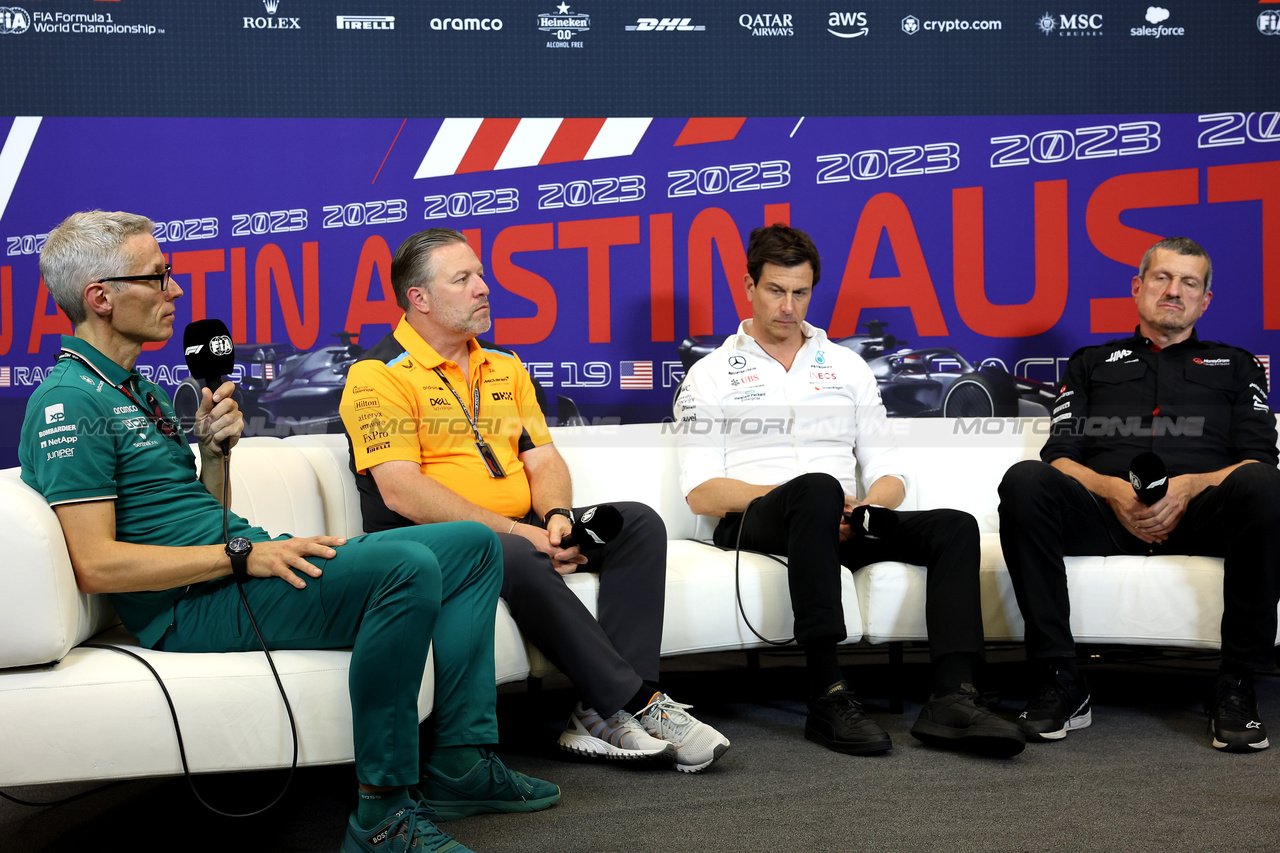 GP STATI UNITI, (L to R): Mike Krack (LUX) Aston Martin F1 Team, Team Principal; Zak Brown (USA) McLaren Executive Director; Toto Wolff (GER) Mercedes AMG F1 Shareholder e Executive Director; e Guenther Steiner (ITA) Haas F1 Team Prinicipal in the FIA Press Conference.

20.10.2023. Formula 1 World Championship, Rd 19, United States Grand Prix, Austin, Texas, USA, Qualifiche Day

- www.xpbimages.com, EMail: requests@xpbimages.com © Copyright: Bearne / XPB Images