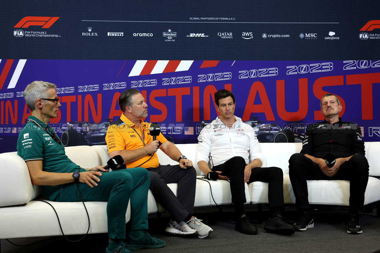 GP STATI UNITI, (L to R): Mike Krack (LUX) Aston Martin F1 Team, Team Principal; Zak Brown (USA) McLaren Executive Director; Toto Wolff (GER) Mercedes AMG F1 Shareholder e Executive Director; e Guenther Steiner (ITA) Haas F1 Team Prinicipal in the FIA Press Conference.

20.10.2023. Formula 1 World Championship, Rd 19, United States Grand Prix, Austin, Texas, USA, Qualifiche Day

- www.xpbimages.com, EMail: requests@xpbimages.com © Copyright: Bearne / XPB Images