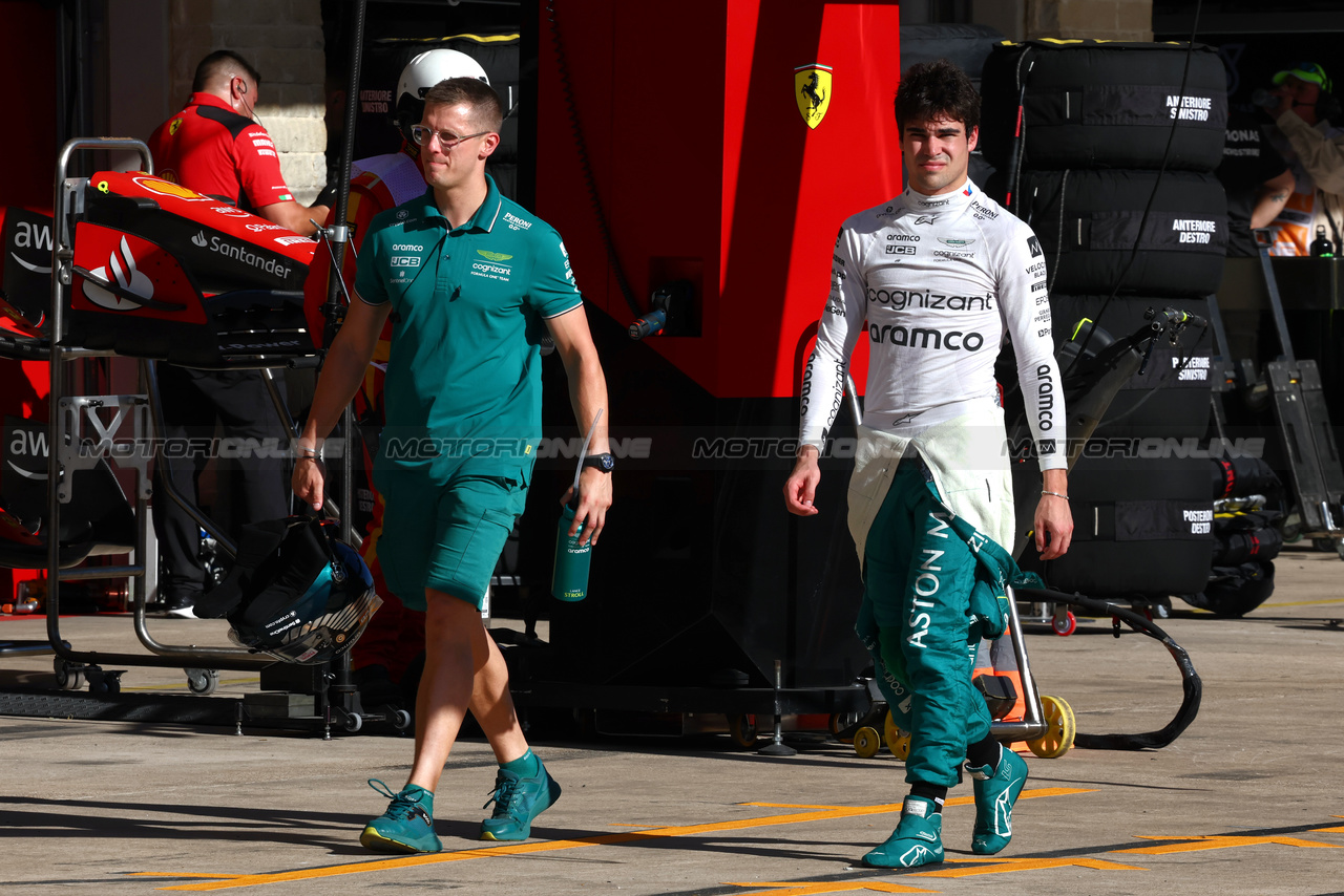 GP STATI UNITI, Lance Stroll (CDN) Aston Martin F1 Team (Right) with Henry Howe (GBR) Aston Martin F1 Team Personal Trainer.

20.10.2023. Formula 1 World Championship, Rd 19, United States Grand Prix, Austin, Texas, USA, Qualifiche Day

- www.xpbimages.com, EMail: requests@xpbimages.com © Copyright: Batchelor / XPB Images