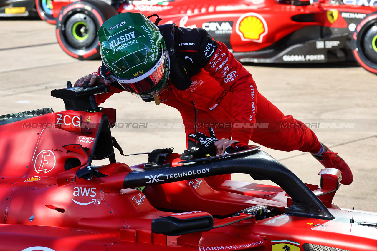 GP STATI UNITI, Pole sitter Charles Leclerc (MON) Ferrari SF-23 in qualifying parc ferme.

20.10.2023. Formula 1 World Championship, Rd 19, United States Grand Prix, Austin, Texas, USA, Qualifiche Day

- www.xpbimages.com, EMail: requests@xpbimages.com © Copyright: Batchelor / XPB Images